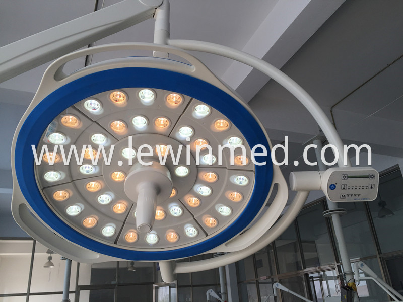 LED surgical lamp